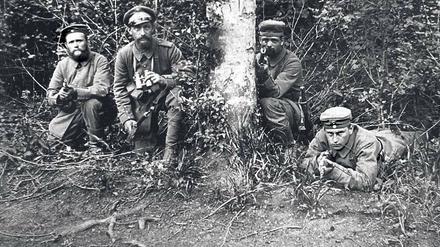 Klar zum Gefecht. Deutsche Soldaten 1915 an der Westfront. Foto: dpa/picture-alliance