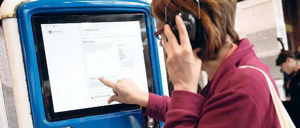 Daten sind der Rohstoff, mit dem die Informationsgesellschaft angetrieben wird. Auf der Internetkonferenz re:publica in Berlin wurden von Montag bis Donnerstag die Licht- und Schattenseiten dieser Entwicklung behandelt. Foto: dpa