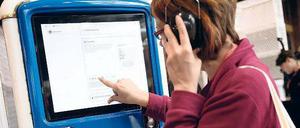 Daten sind der Rohstoff, mit dem die Informationsgesellschaft angetrieben wird. Auf der Internetkonferenz re:publica in Berlin wurden von Montag bis Donnerstag die Licht- und Schattenseiten dieser Entwicklung behandelt. Foto: dpa