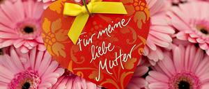 Viele Firmen haben ein Interesse daran, dass Menschen zum Muttertag nicht nur Blumen verschenken.