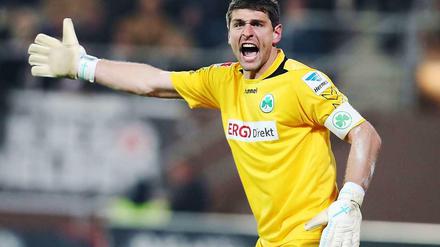 Da gehts in die Bundesliga. Fürth Torhüter Wolfgang Hesl trifft in der Relegation auf seinen ehemaligen Verein Hamburger SV.