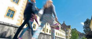 Dem Schülerschwund setzen viele Internate (im Bild Schloss Salem) spezielle Angebote entgegen, etwa eine ADHS-Betreuung oder intensive Berufsberatung.