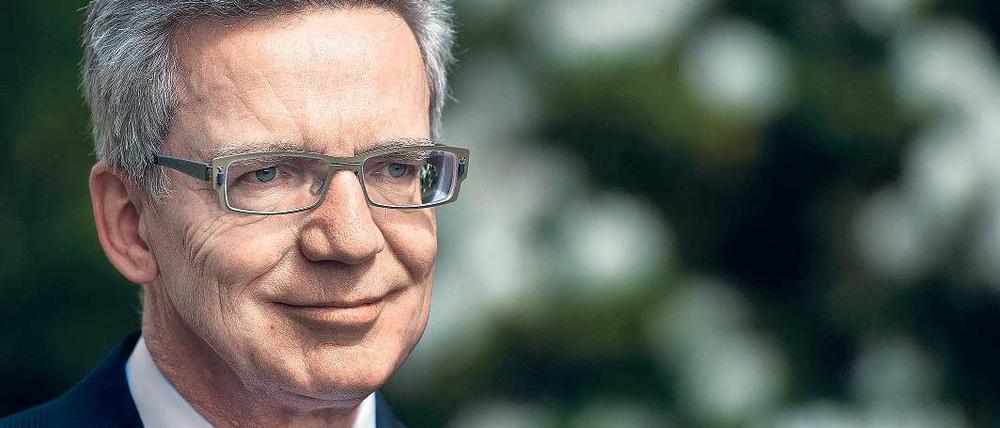 Kommende Woche in die USA. Innenminister Thomas de Maizière auf den Spuren der Bundeskanzlerin. Foto: Bernd Von Jutrczenka/dpa