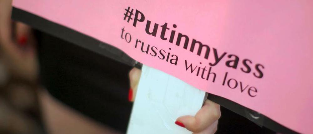Schildbürger: Russische Aktivisten im Kampf gegen Homophobie.