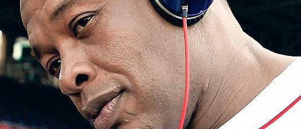 Ausgeplaudert: In einem Facebook-Video erklärte sich Beats-Mitgründer Dr. Dre zum ersten Milliardär im Hip-Hop-Geschäft. Dann verschwand das Video wieder.