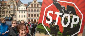 Die Mehrheit der Deutschen hält nichts von verstärkten internationalen Einsätzen der Bundeswehr.