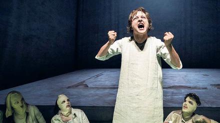 Schrei der Kreatur. Valery Tscheplanowa in Heiner Müllers „Zement“, Regie Dimiter Gotscheff, vom Residenztheater. 