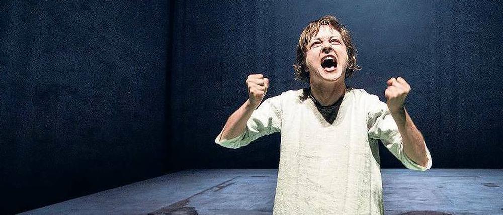 Schrei der Kreatur. Valery Tscheplanowa in Heiner Müllers „Zement“, Regie Dimiter Gotscheff, vom Residenztheater.