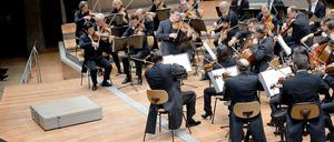 Die Berliner Philharmoniker spielen am 16. Mai 2014 ohne Dirigenten.
