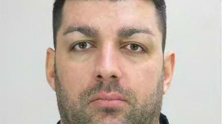 Metin Michael Müslü ist auf der Flucht.