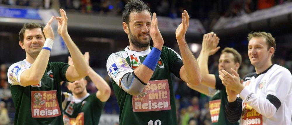 Abschied mit Schmerzen. Iker Romero bedankt sich nach dem siegreichen Spiel um Platz drei bei den Fans.