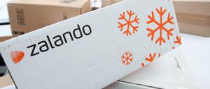 Bekleidung und Schuhe von Zalando kann man seit einiger Zeit auch in zwei Läden kaufen.
