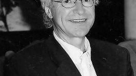 Manfred Schneider ist Professor für Neugermanistik, Ästhetik und literarische Medien and der Ruhr-Universität Bochum.