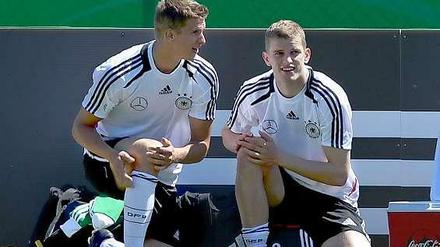 Geteiltes Leid: Sven Bender (r.) war lange verletzt und wurde nicht für die WM berücksichtigt. Sein Zwillingsbruder Lars verpasst das Turnier nun auch.