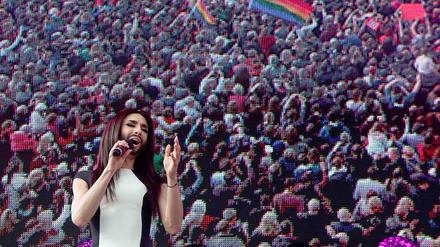 Das ist Königsklasse - oder Königinnenklasse? Conchita Wurst macht es Europa vor.