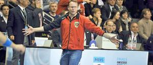 Füchslein an der Waage: Trainer Dagur Sigurdsson fordert von seinen Spielern vollen Einsatz im letzten Spiel - um vielleicht Kiel die Meisterschaft noch zu versauen.