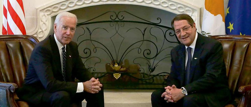 US-Vizepräsident Joe Biden (l.) und der zyprische Präsident Nicos Anastasiades.