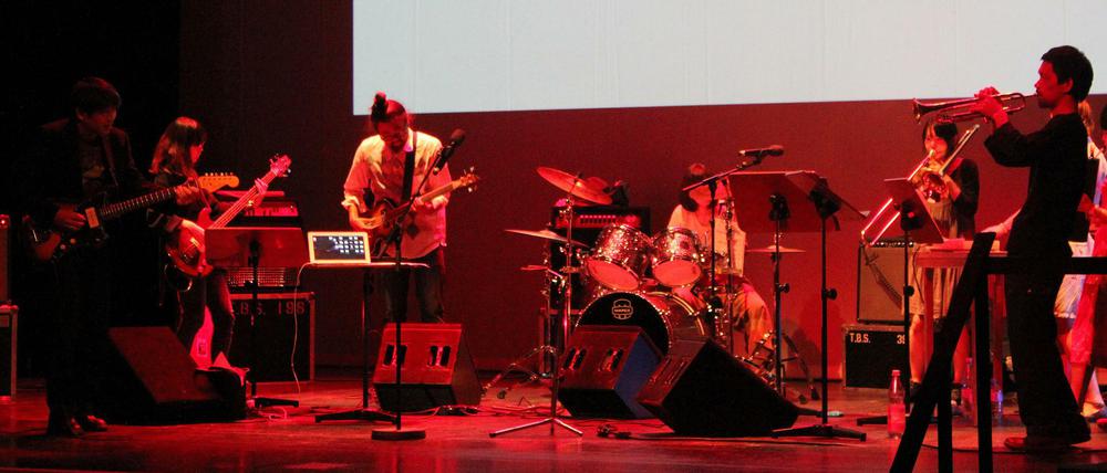 Tori Kudi &amp; Maher Shalal Hash Baz.
