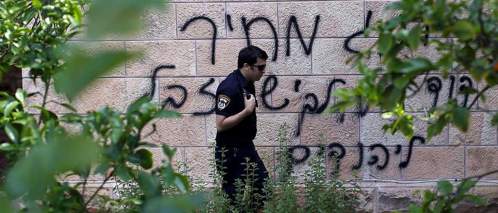 Hasserfüllt. Auf eine Mauer in Jerusalem wurde eine antichristliche Parole gesprüht. 