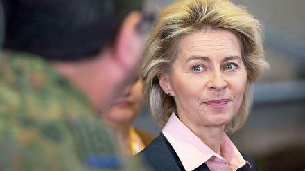 Vor schwieriger Entscheidung. Verteidigungsministerin Ursula von der Leyen hat noch einen sehr wichtigen Staatssekretärsposten zu vergeben.