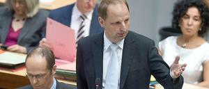 Justizsenator Thomas Heilmann (CDU) spricht am Donnerstag im Parlament.