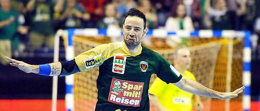 Iker Romero bleibt beim Handball-Bundesligisten in Berlin.