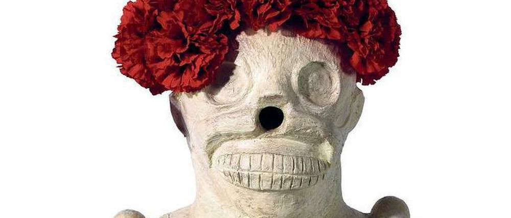 Für die Ewigkeit. Gegossene „Skelett-Vase“ von Maurizio Cattelan. 