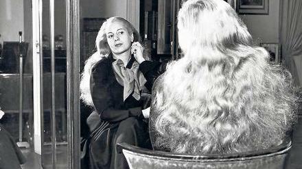 Porträt mit Spiegebild von Evita Peron aus dem Jahr 1950.