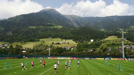 Insgesamt zehn Tage verbringt die Mannschaft in Südtirol; in der nächsten Woche geht es vor allem um die taktische Feinjustierung für die Weltmeisterschaft. 