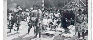 Willkommenskultur im Zoo. Eine Völkerschau stellt den Berlinern im Juni 1900 die „neuen Landsleute aus Samoa“ vor. Das Pazifikatoll ist erst seit wenigen Monaten deutsches Kolonialgebiet. 