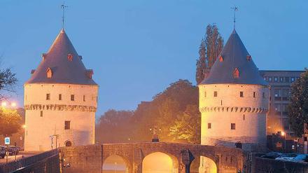 Mittelalterliches Bollwerk. Die Broeltürme von Kortrijk entstanden gegen Ende des 14. Jahrhunderts.
