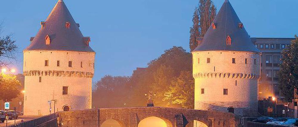 Mittelalterliches Bollwerk. Die Broeltürme von Kortrijk entstanden gegen Ende des 14. Jahrhunderts.