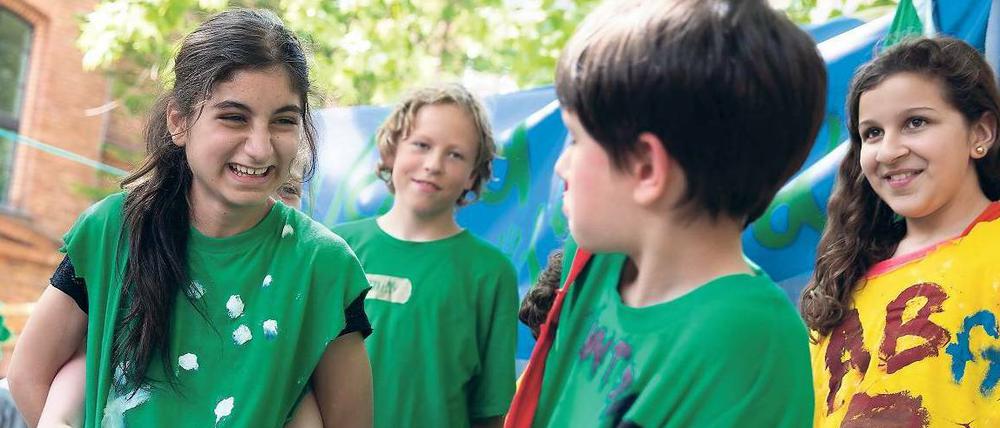 Bei den Grünen. Kinder der Kreuzberger Nürtingen-Schule präsentieren ihre erschaffenen Welten.