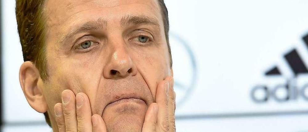 Teammanager Oliver Bierhoff zeigte sich betroffen.