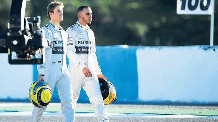 Gemeinsam aneinander vorbei. Die Teamkollegen Nico Rosberg (links) und Lewis Hamilton haben jeder nur den Weltmeistertitel im Blick.