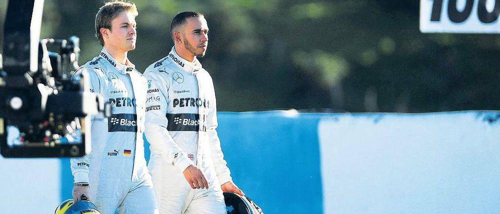 Gemeinsam aneinander vorbei. Die Teamkollegen Nico Rosberg (links) und Lewis Hamilton haben jeder nur den Weltmeistertitel im Blick.
