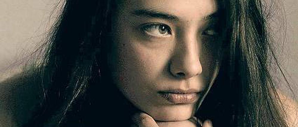 Neslihan Atagül spielt Zehra.