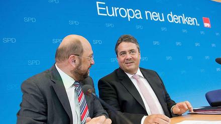 Sozialdemokraten Martin Schulz (links), Sigmar Gabriel am Montag nach der Europawahl