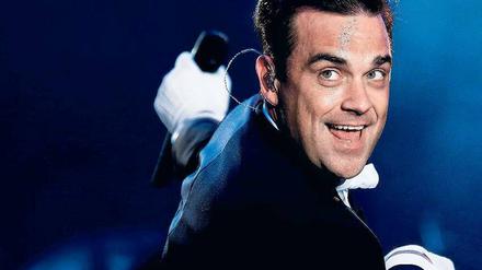 Achtung, hier kommt ein Swing-Pirat: Robbie Williams fegt über das Showdeck – egal, ob der Hafen Helsinki, Lissabon oder Berlin heißt.
