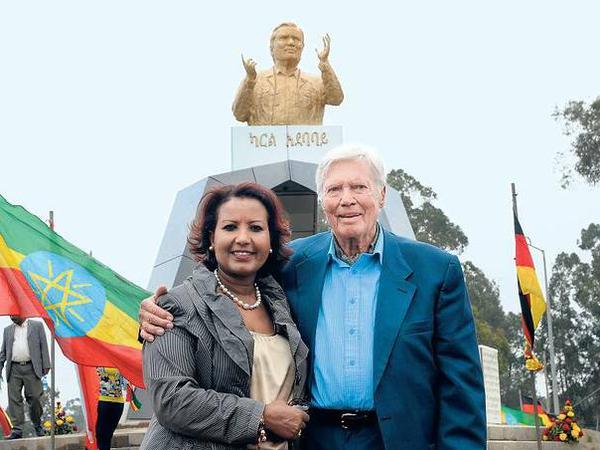 So sehen ihn die Äthiopier. Ein Denkmal für Böhm in Addis Abeba.