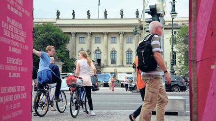 Abwartend. Noch sind viele Studieninteressierte unschlüssig, welches Fach sie belegen sollen. Das beobachten Studienberater der Berliner Unis.