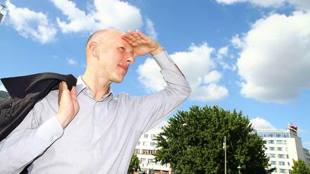 Mark Espiner won't go home. Instead he is going to write more pieces for his column "Espiner's Berlin", he promised.