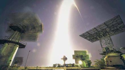 Lichtbogen über der Steppe. In der Nacht zum Donnerstag sind die Raumfahrer in Baikonur gestartet. 
