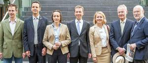 Die Europaabgeordneten der AfD: Marcus Pretzell, Bernd Kölmel, Beatrix von Storch, Bernd Lucke, Ulrike Trebesius, Hans-Olaf Henkel und Joachim Starbatty (von links). 