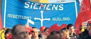 Angst um ihre Jobs haben viele Siemensianer schon seit Jahren. Der Konzern wird nicht zum ersten Mal umgebaut. Noch gilt eine Beschäftigungsgarantie. 