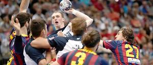 Durchbruch geschafft: Holger Glandorf gegen Barcelonas Abwehr.