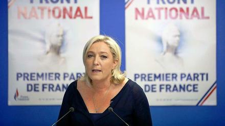 FN-Chefin Marine Le Pen rief nach dem Triumph ihrer Partei noch am Wahlabend zu "Neuwahlen" auf
