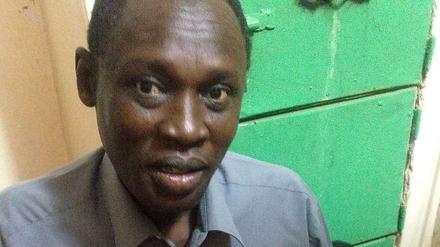 Daniel Wani, US-Bürger und Ehemann der im Sudan zum Tode verurteilten Christin Meriam Yahia Ibrahim Ishag mit dem gemeinsamen Töchterchen Maya, das im Gefängnis zur Welt kam.