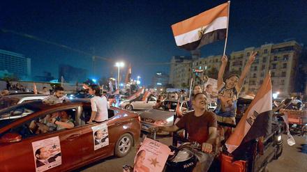 Jubelnde Anhänger von Ex-Militärchef Abdal Fattah as-Sisi.