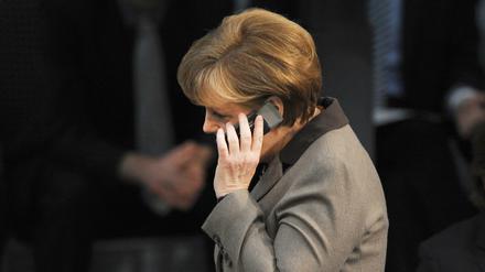 Soll als Telefon-Joker ran: Bundeskanzlerin Angela Merkel bekommt beim Promi-Special von "Wer wird Millionär? am Montagabend einen Anruf von CDU-Kollege Wolfgang Bosbach. 